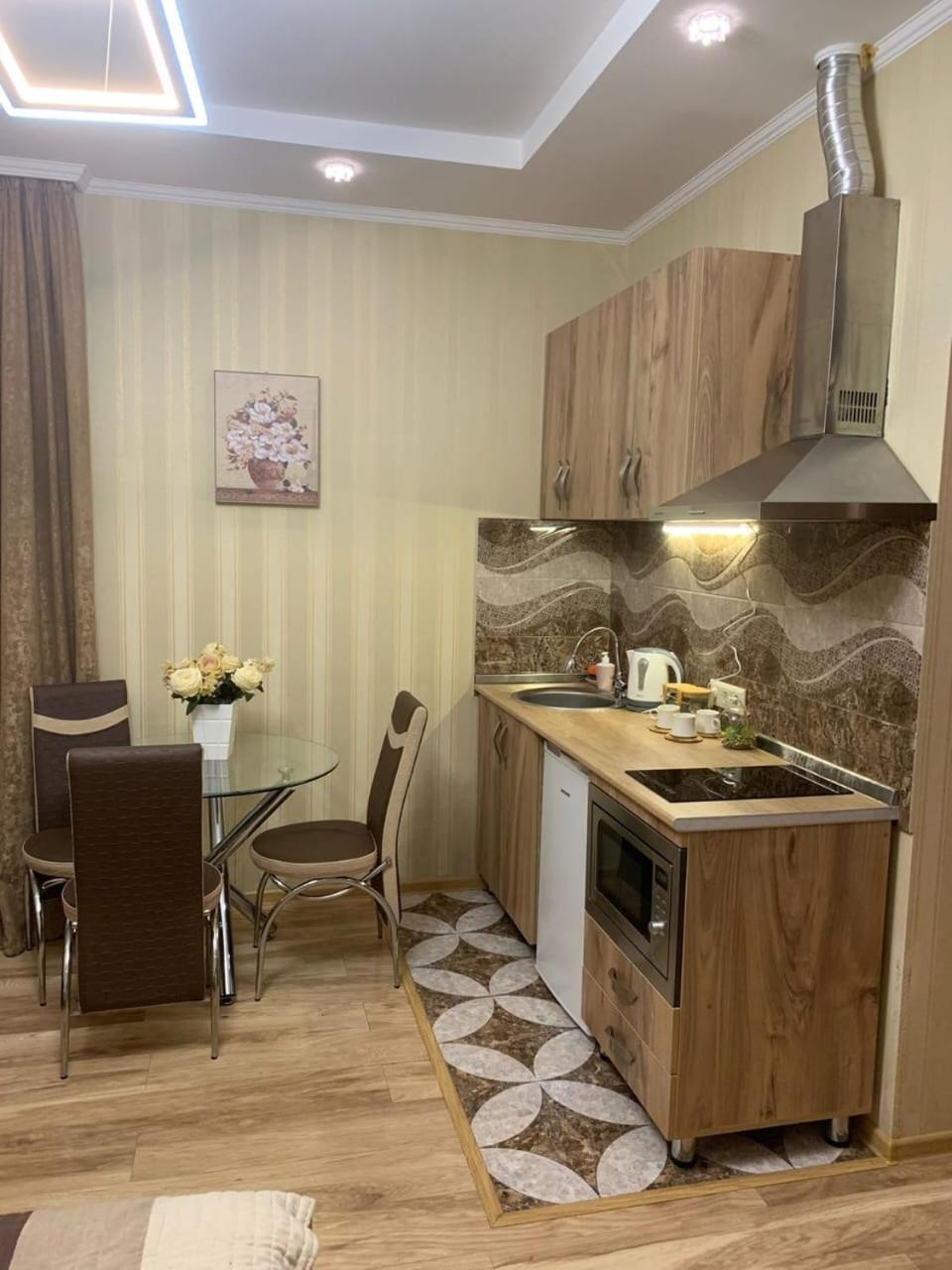 Apartment On L.Meskhishvili Turn Tbilisi Buitenkant foto