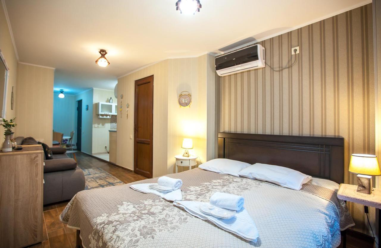 Apartment On L.Meskhishvili Turn Tbilisi Buitenkant foto