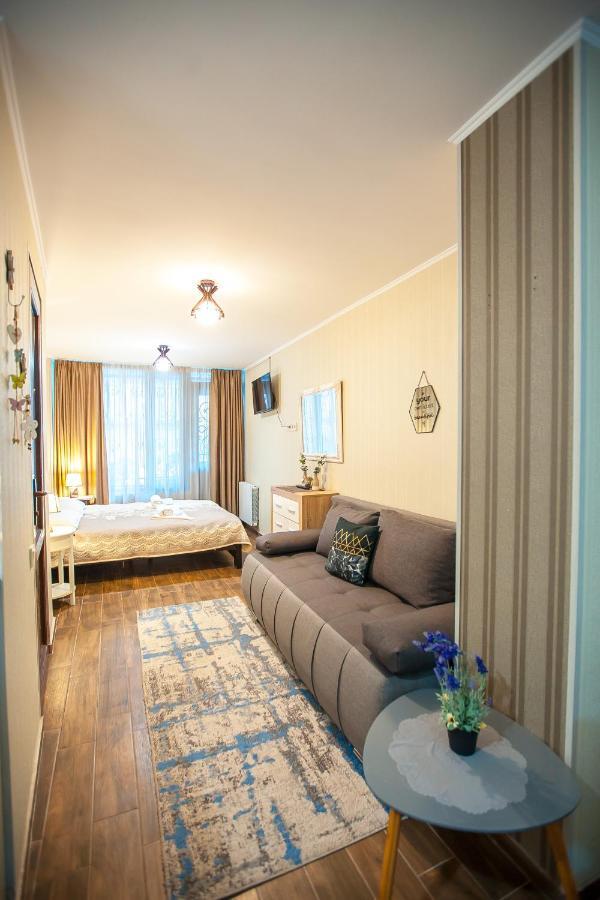 Apartment On L.Meskhishvili Turn Tbilisi Buitenkant foto