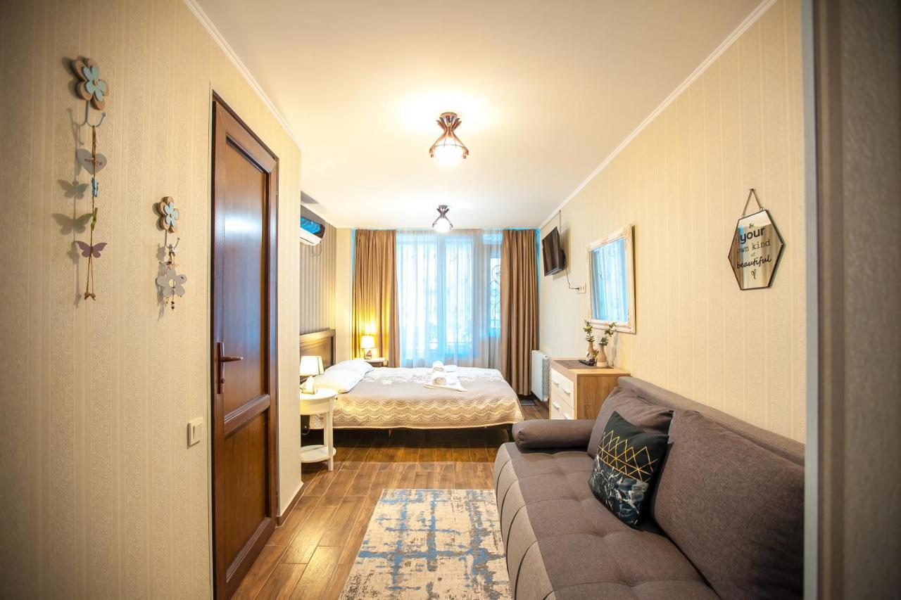 Apartment On L.Meskhishvili Turn Tbilisi Buitenkant foto